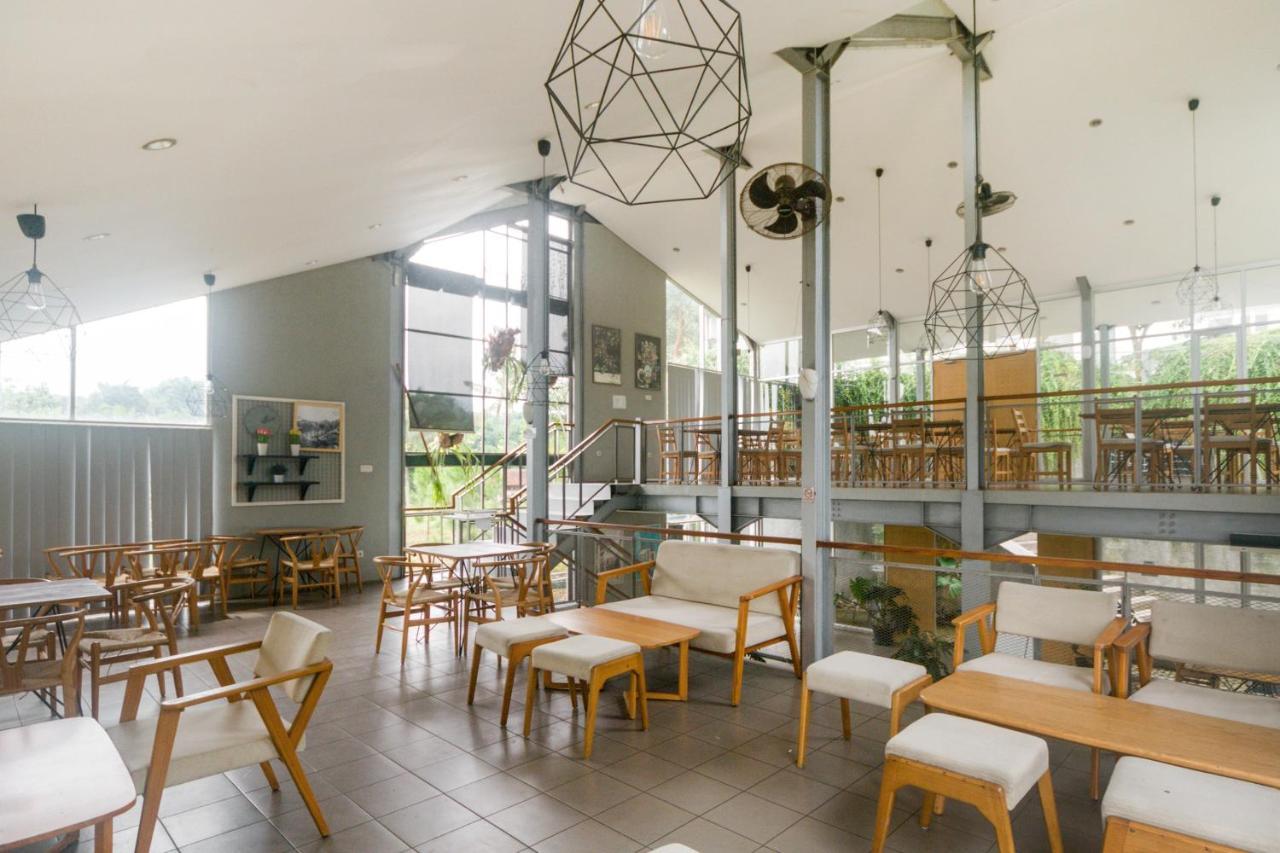 Oyo Life 3204 Beverly Park Bandung Buitenkant foto